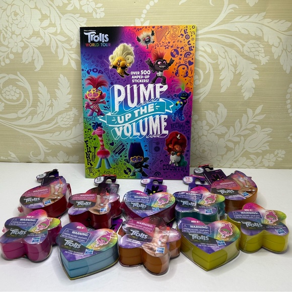 Trolls Dereamworks World Tour Tiny Dancers And Book - Picture 1 of 6